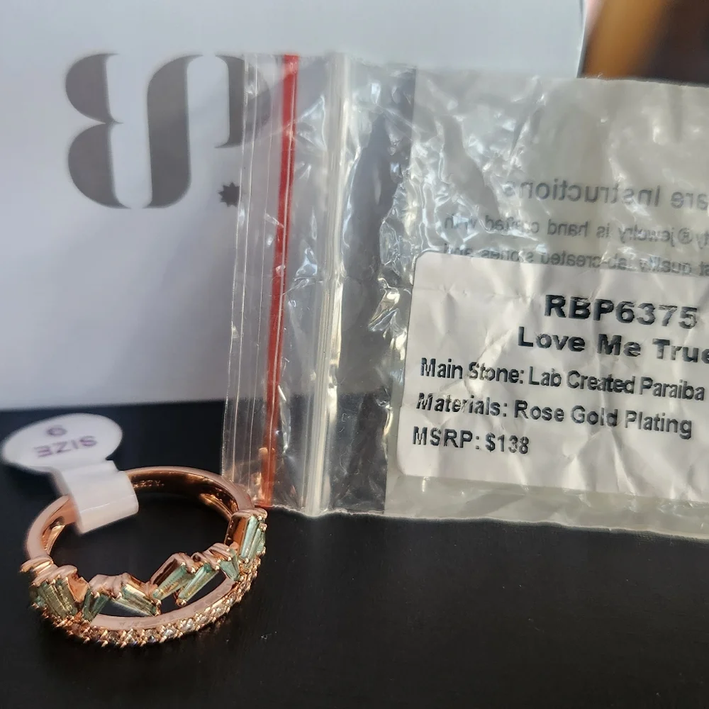 Ring - Picture 3 of 4